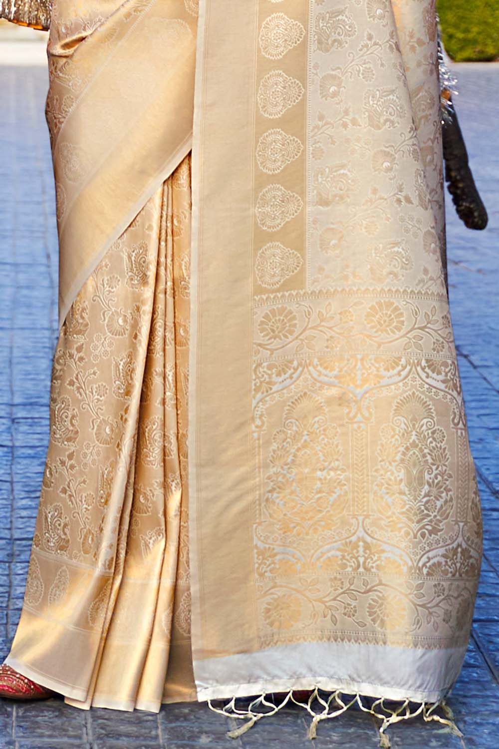 Kanjivaram Saree in Off white colour 10052