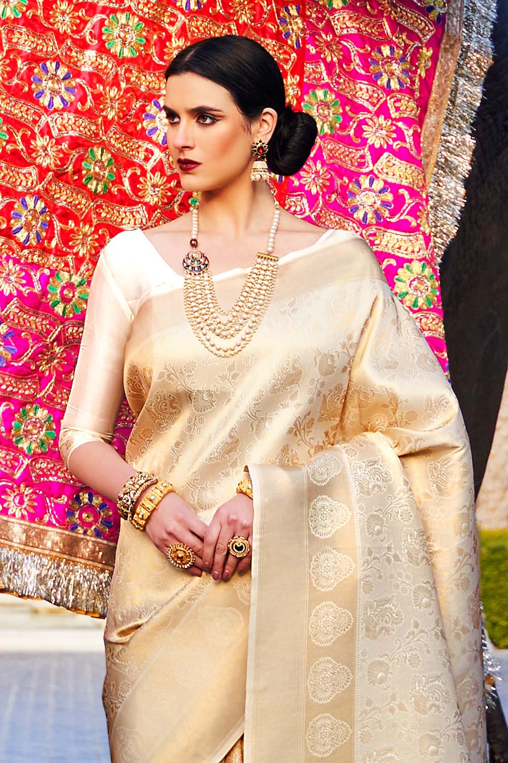 Buy the elegant White Gold Woven Kanjivaram Saree at best price ...