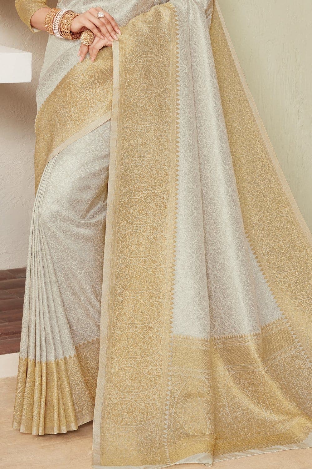 Kanjivaram Saree White Golden Zari Woven Handcrafted Kanjivaram Saree saree online