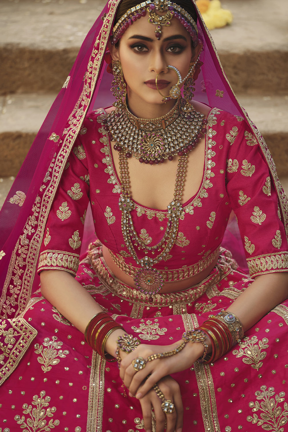 Bride Chose A Baby Pink Hued Lehenga And Styled It With 'Kundan' Jewellery  To Add a Pop Of Colour