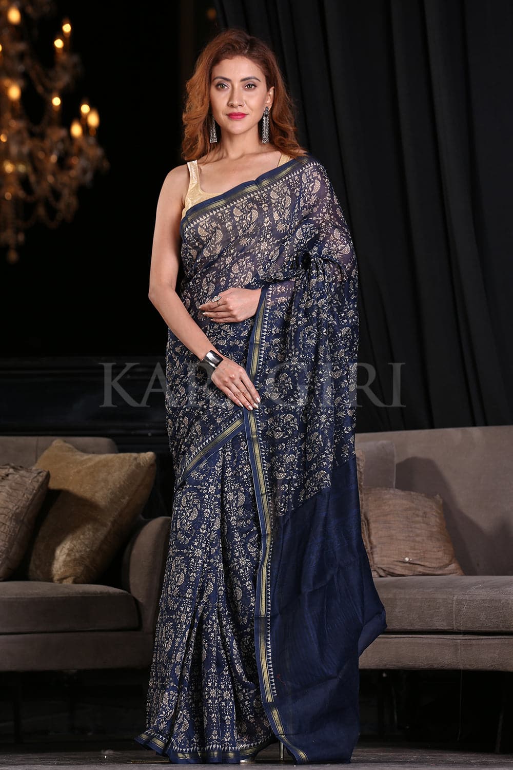 10 Splendid Designs of Lace Sarees for Trending Look
