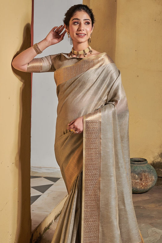 saree poses