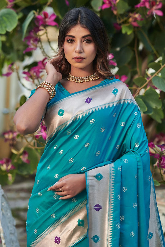 blue paithani saree