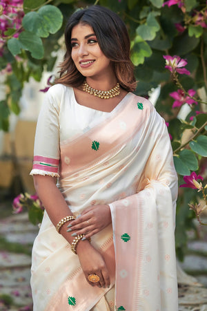 white paithani saree