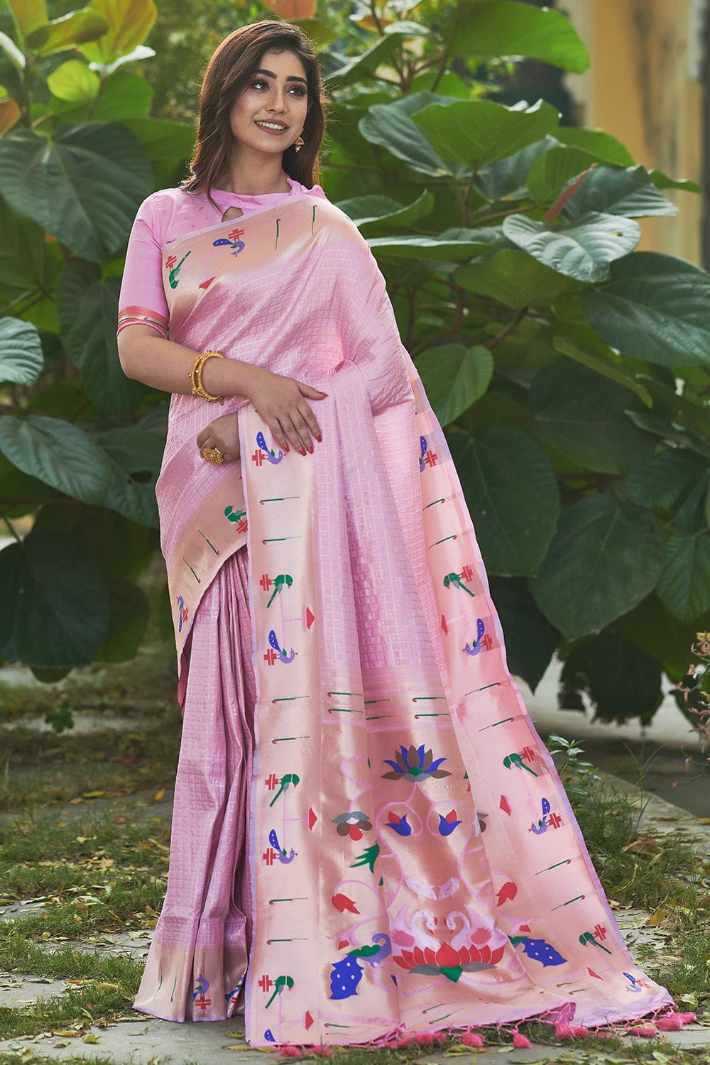 Buy Baby Pink Paithani Saree online-Karagiri