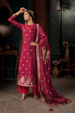 Red Suit Ladies Punjabi Heavy Dupatta Suit